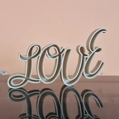 Chữ "LOVE" (inscription)