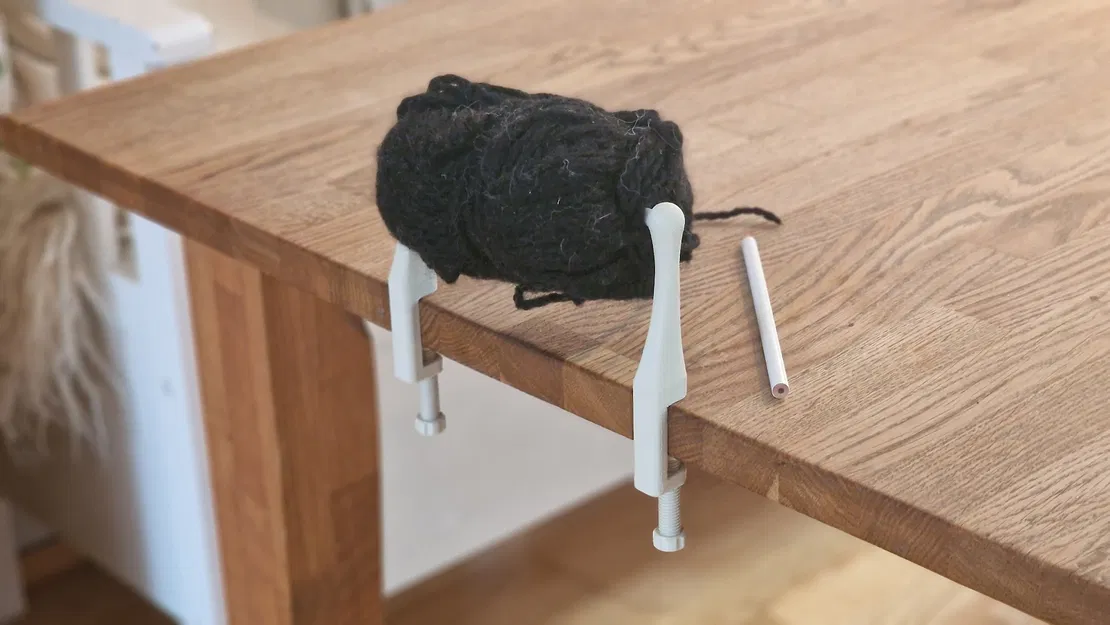 Kẹp Bàn Trục Nhả Len Di Động Siêu Nhẹ (Portable Lightweight Yarn Spindle Table Clamps) - Image 1