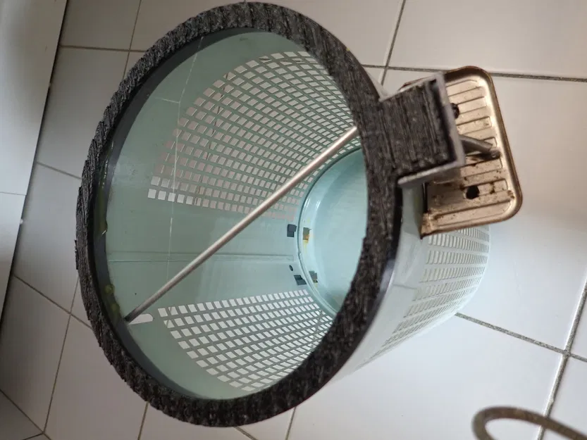 Đế chống trượt cho thùng rác phòng tắm - Image 1