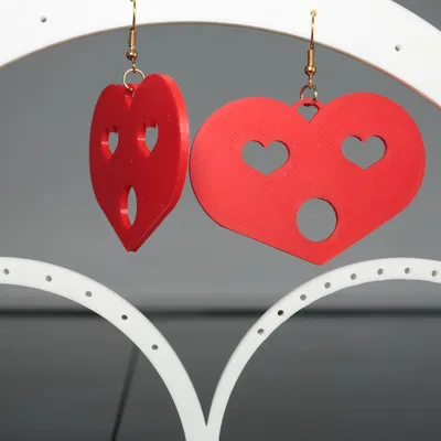 Bộ bông tai hình tim kèm stand (Set of Heart earrings with stand)