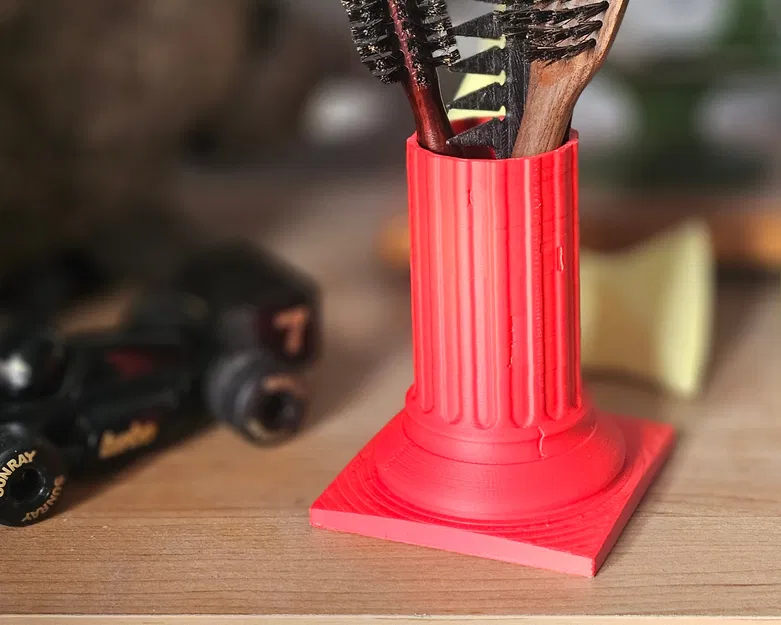 Ống đựng bút lấy cảm hứng từ cột La Mã - Image 1