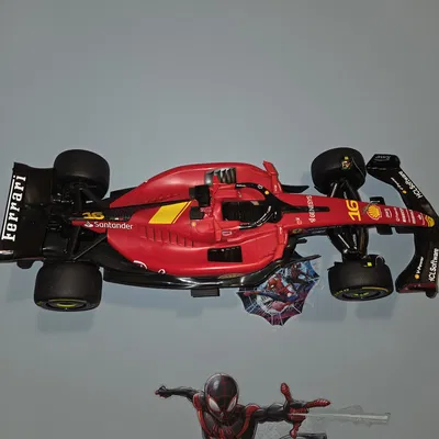 Giá treo tường cho xe RC F1 Maisto tỉ lệ 1/10