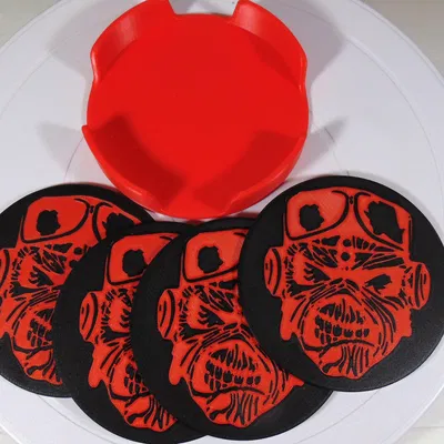 Bộ đế lót ly Iron Maiden Eddie – Aces High Tribute 100mm