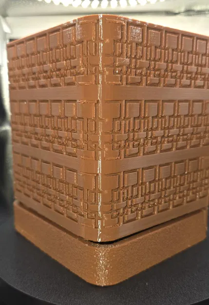 MINOTAURE - PLANTER (Chậu cây có đế vặn) - Image 1