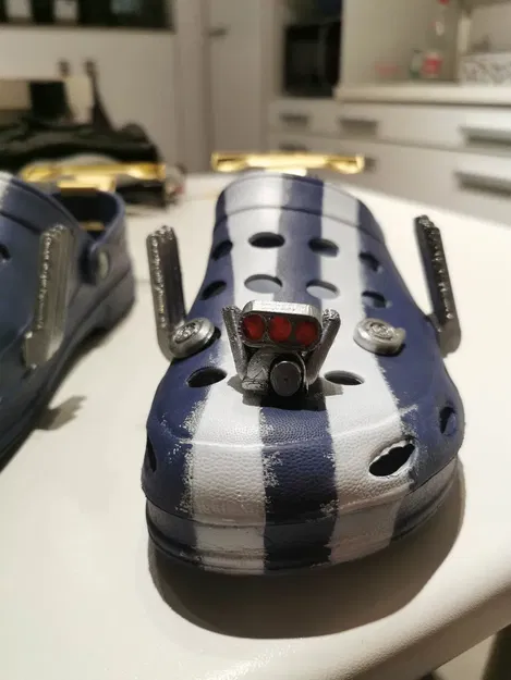 Động Cơ & Ống Xả Muscle Car cho Crocs - Image 1