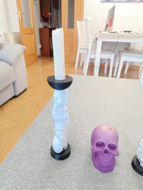 Chân Nến Đầu Lâu Xếp Dọc (Vertical Skulls Candleholder) - Image 8