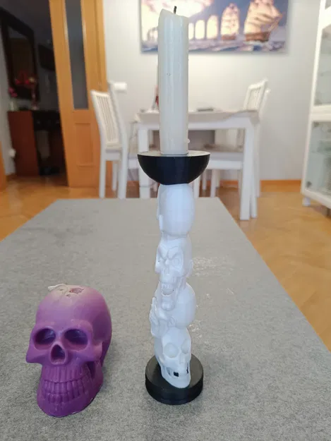 Chân Nến Đầu Lâu Xếp Dọc (Vertical Skulls Candleholder) - Image 10
