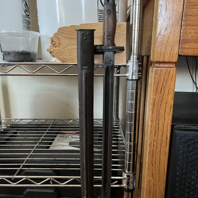 Giá Treo Tường Trưng Bày Lưỡi Lê Lee Enfield Kèm Giá Treo Vỏ