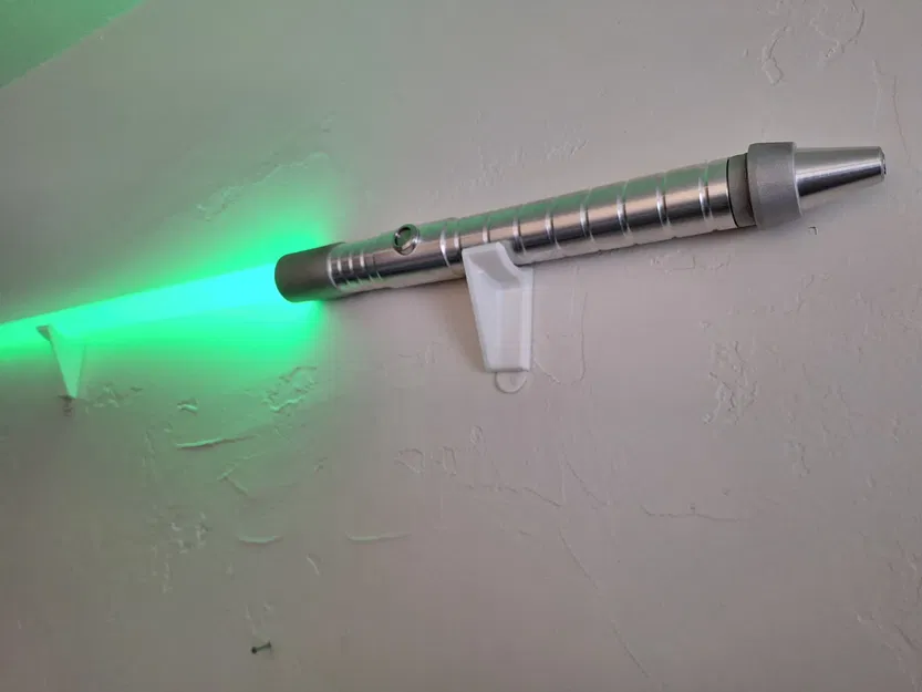 Móc treo/gá tường cho vũ khí prop, lightsaber, kiếm… (dùng command strips) - Image 1