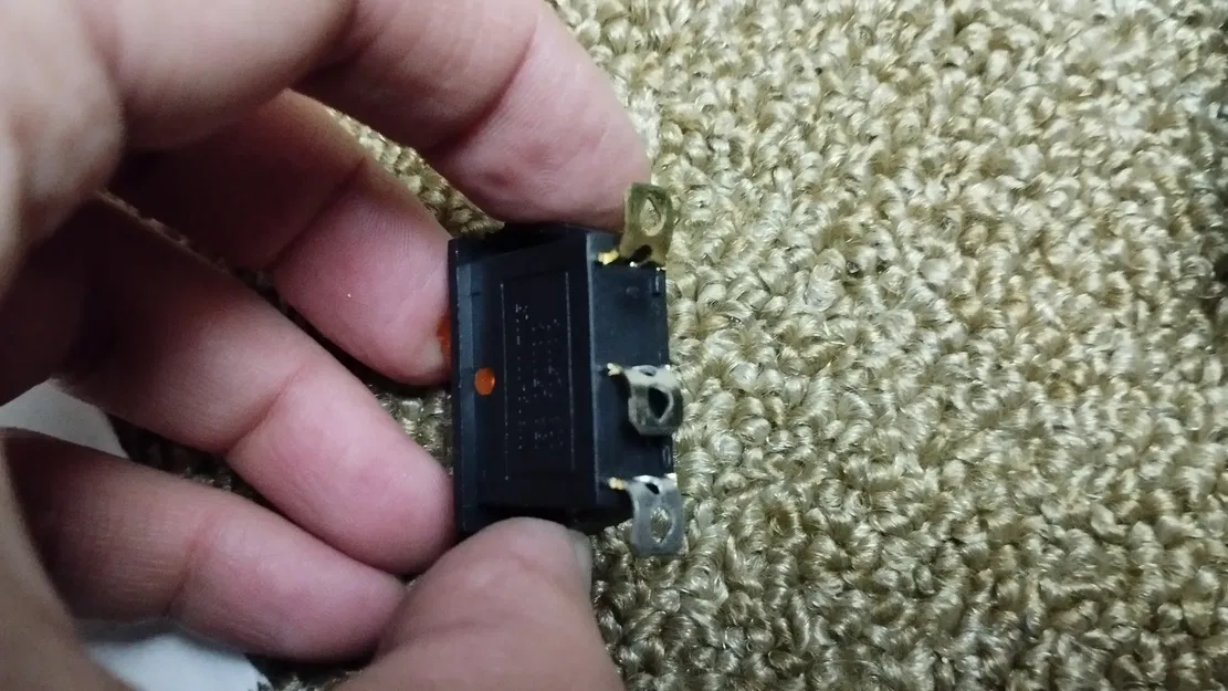 Vevor Variac - Vỏ biến áp tự ngẫu chỉnh điện áp (auto variable voltage transformer) - Image 9