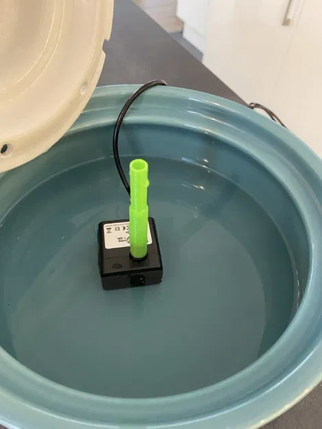 Adapter máy bơm chìm cho đài phun nước mèo uống (Triexie Trinkbrunnen Tauchpumpe) - Image 2