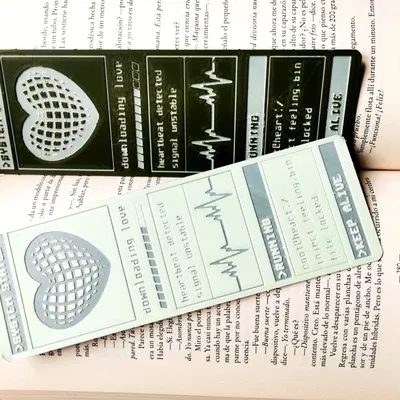 CyberLove Bookmark – Bookmark Tình Yêu Phong Cách UI Retro