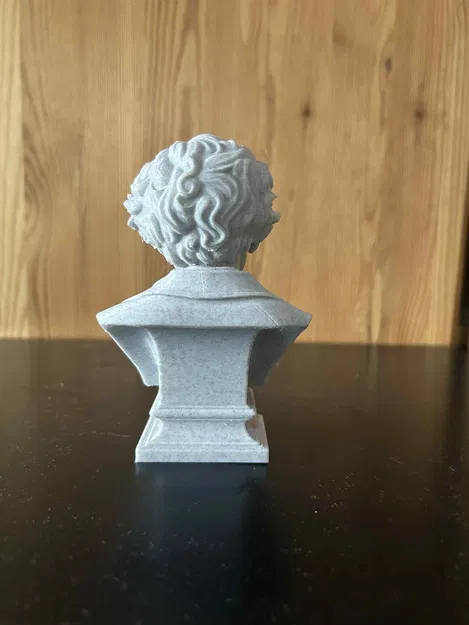 Amelia Mary Earhart (Lady Lindy) – Tượng Bán Thân - Image 4