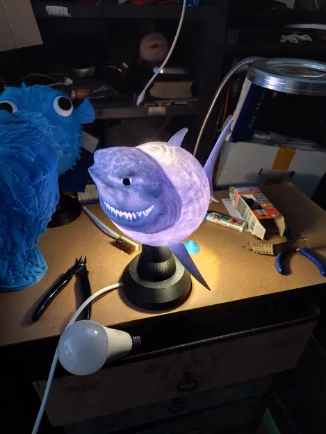 Đèn cá mập bự ú (Tubby shark lamp) - Image 1