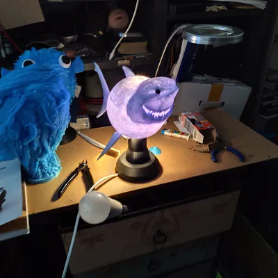 Đèn cá mập bự ú (Tubby shark lamp)