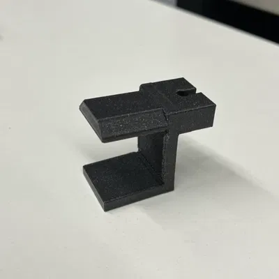 Kẹp Giữ Dây Cáp Bàn – Không Còn Tuột Dây (Vừa Mép Bàn 25 mm)