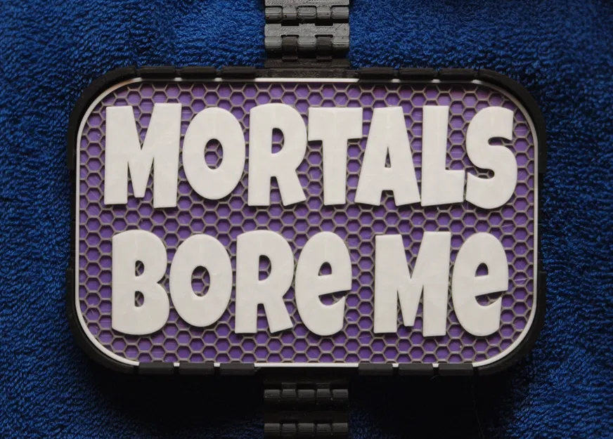 Bảng hiệu “Mortals Bore Me” - Image 1