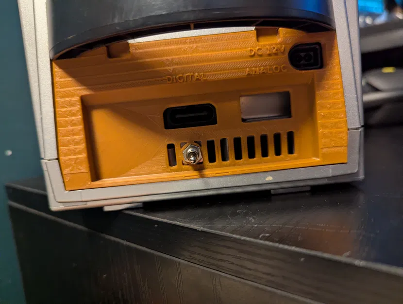 Tấm ốp cổng IO mặt lưng GameCube kèm addon Switch - Image 2