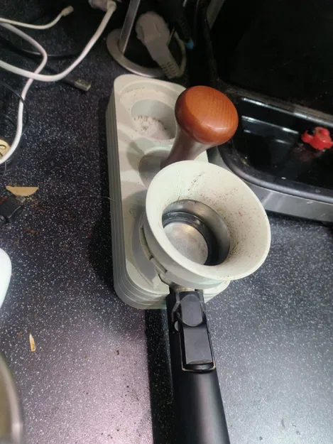 Chân đế và phễu cho tay cầm (portafilter) máy pha cà phê - Image 1