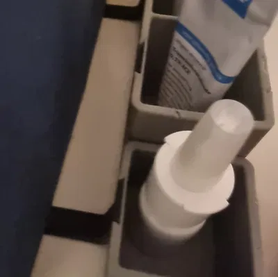 Khay đựng đồ linh tinh / Chân kệ bàn để tăng độ vững, chống lắc