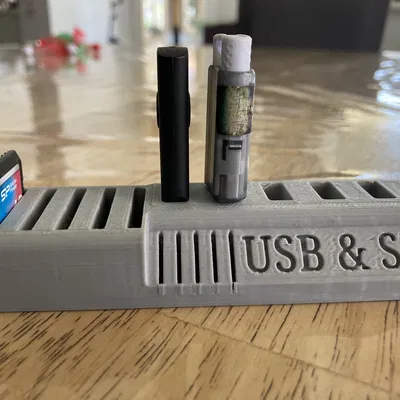 Khay đựng USB & thẻ SD