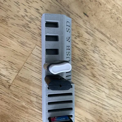 Khay đựng USB & thẻ SD