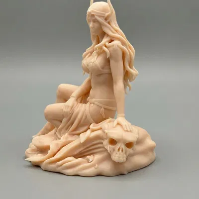 Tượng Nữ Thần Ngồi (Sitting Goddess)