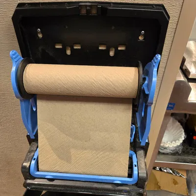 Giá giữ cuộn giấy lau (spool holder) cho Georgia Pacific 59589