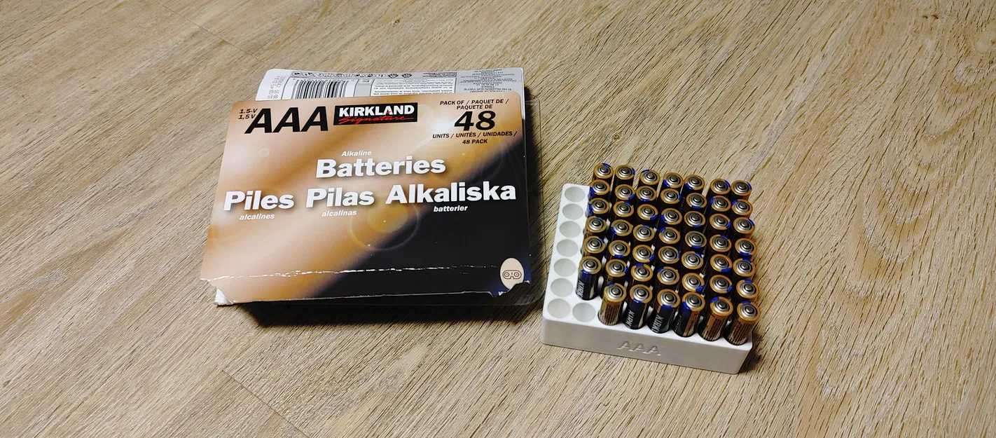 Khay đựng pin AAA (vừa pack 48 viên Costco!) - Image 1