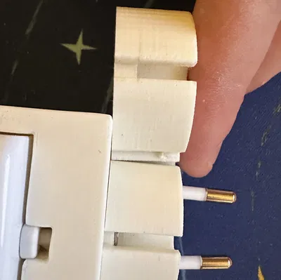 Adapter phích cắm Schuko cho phích cắm Schuko