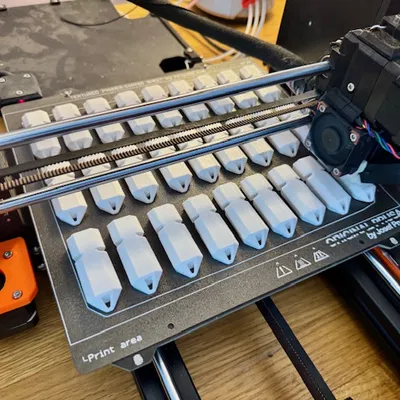 Còi móc khóa an toàn âm to (Loud Safety Keychain Whistle)