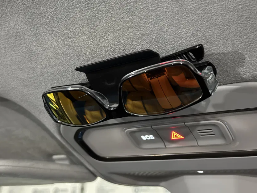 Kẹp Treo Kính Mát Trần Xe cho Rivian (Overhead Sunglasses Holder) - Image 3