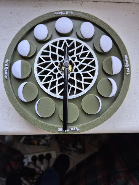 Một mẫu đồng hồ pha Mặt Trăng khác (Another Lunar Moon Phase Clock) - Image 1