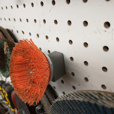 Giá giữ marker một tay cho pegboard (One handed marker holder)