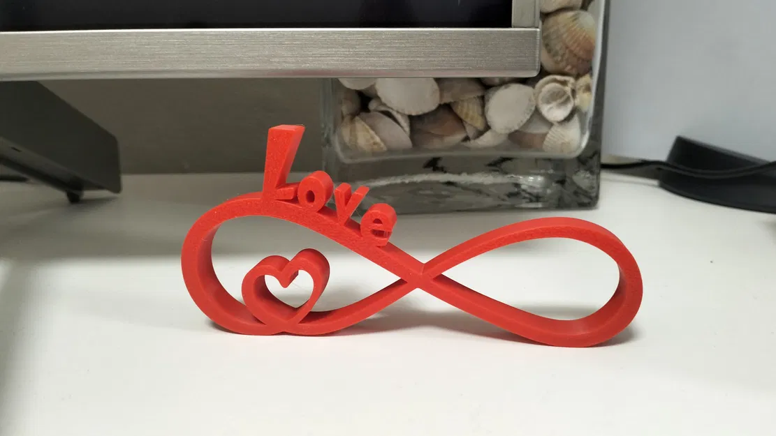 Trang trí Ngày Valentine với chữ “love” - Image 1