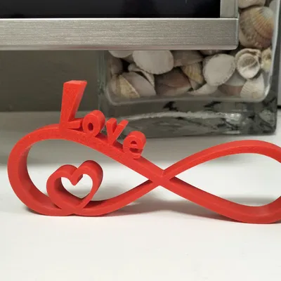 Trang trí Ngày Valentine với chữ “love”