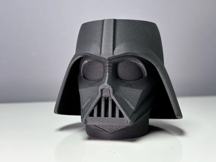 Mặt Tối Bàn Làm Việc: Ống Cắm Bút Lord Vader - Image 1