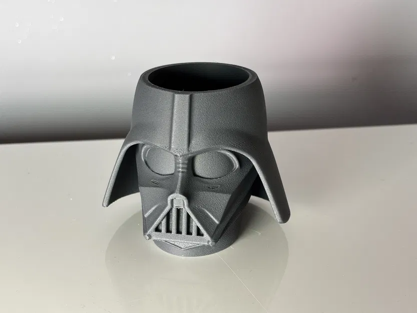 Mặt Tối Bàn Làm Việc: Ống Cắm Bút Lord Vader - Image 2