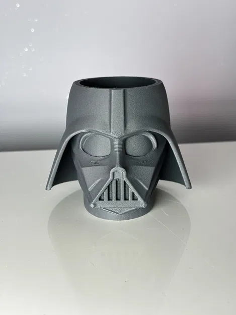 Mặt Tối Bàn Làm Việc: Ống Cắm Bút Lord Vader - Image 3