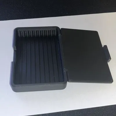 Hộp đựng Q-Tip Travel Pack (khóa nam châm)