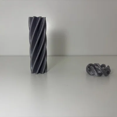 Tháp xoắn kèm vòng xoắn