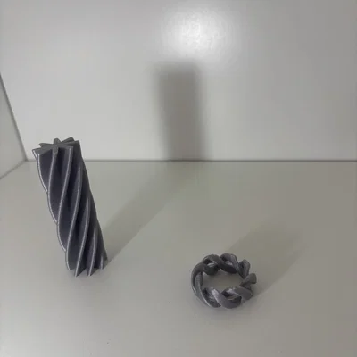 Tháp xoắn kèm vòng xoắn