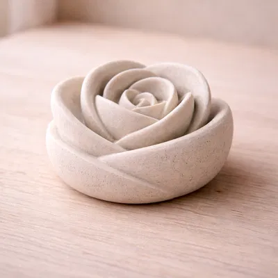 Japandi Rose – Hoa hồng trang trí in 3D với filament glitter đỏ