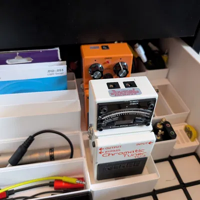 Giá đỡ pedal guitar Gridfinity 2x2 (Gridfinity Guitar Pedal Holder)