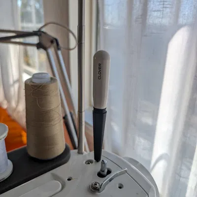 Giá đỡ Clover Seam Ripper cho máy may Juki