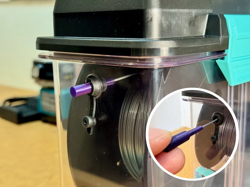 Nút bịt cổng PolyDryer kèm giữ đầu filament (PolyDryer Port Plug & Filament Holder) - Image 1