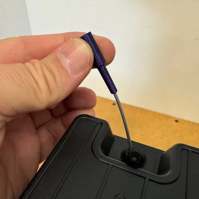 Nút bịt cổng PolyDryer kèm giữ đầu filament (PolyDryer Port Plug & Filament Holder)