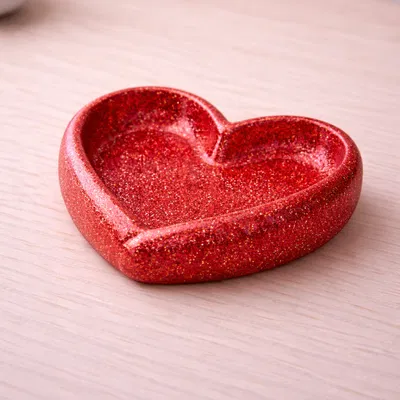 Trái Tim Đỏ Nhũ Lấp Lánh – Trang Trí Trái Tim Thanh Lịch