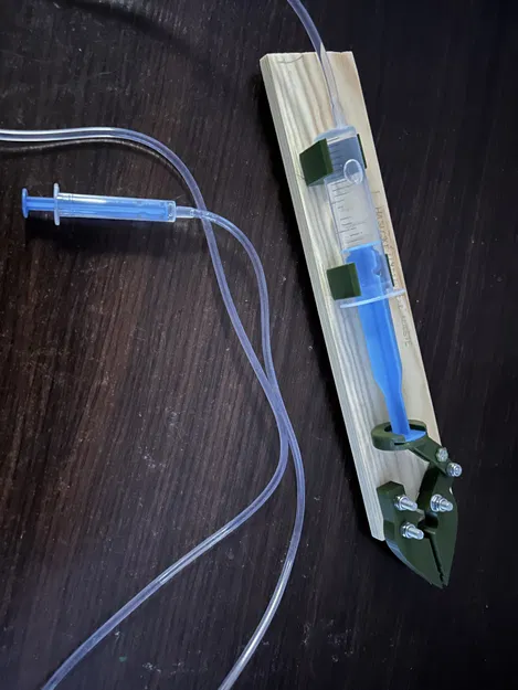 Kìm thủy lực (Hydraulic pliers / Hydraulické kliešte) - Image 1