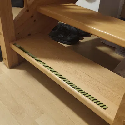 Stair Guard V1 – Nẹp cảnh báo mép bậc cầu thang dạng mô-đun